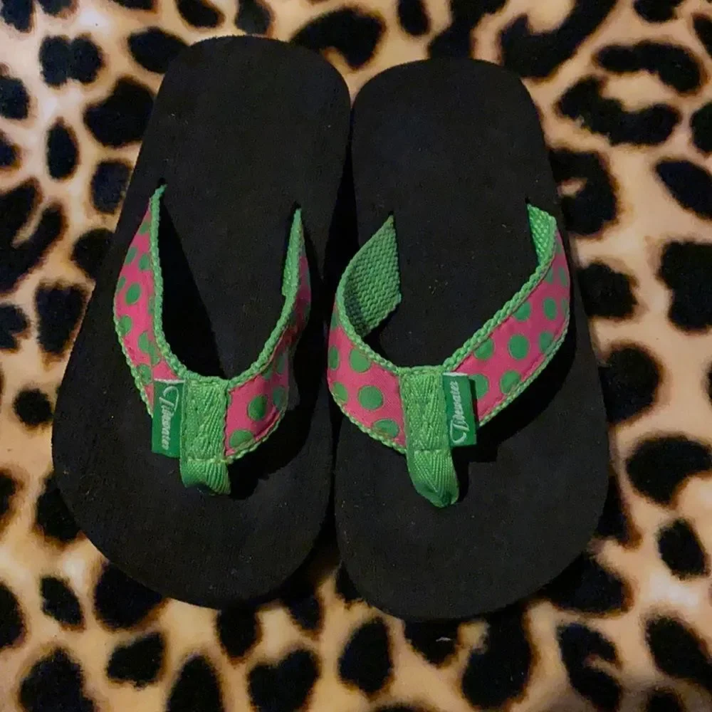 Toddler Little girls tidewater flip flops.